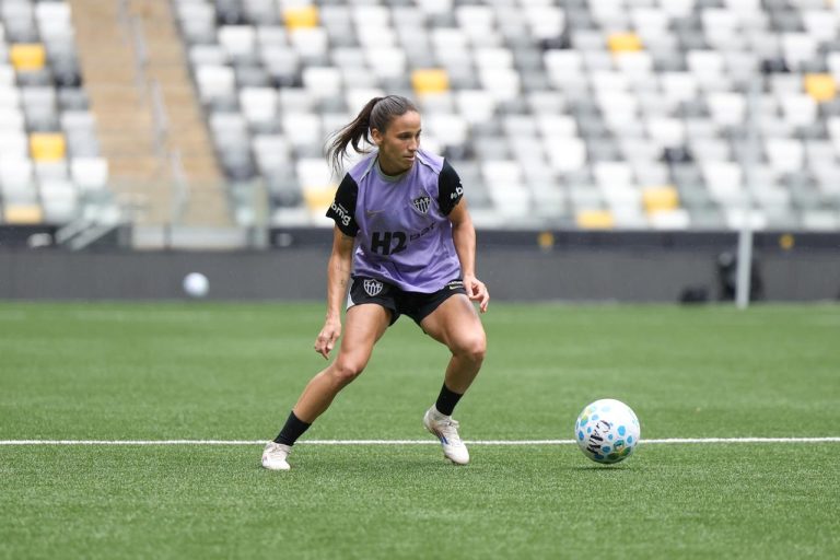 Karol Dias avança na recuperação e se aproxima do retorno completo ao grupo